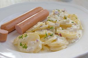 Kartoffelsalat mit Wienerli